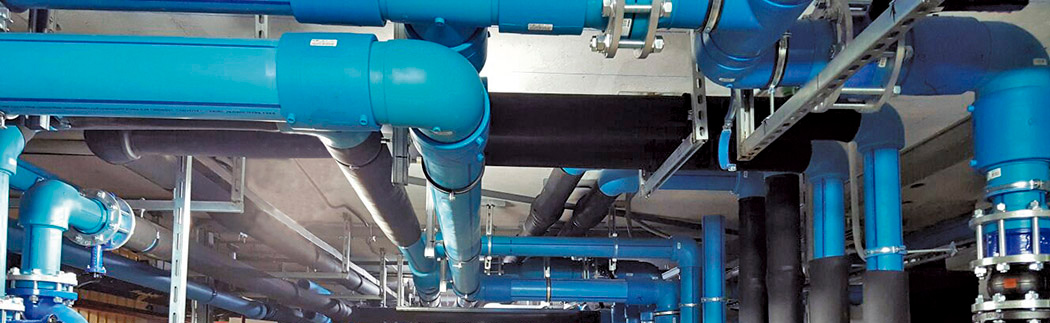 Instalacion-tuberias-polipropileno-en-entorno-tecnico-hotelero